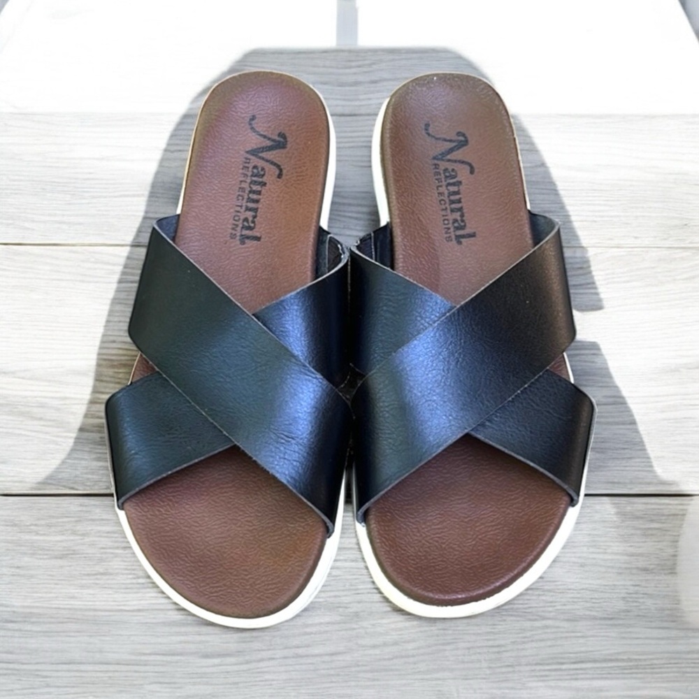 Natural Reflections Leather Criss Cross Slide Sandal in Black Size 7